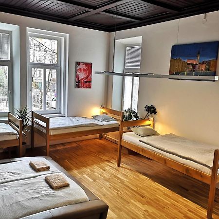 Vila Veselova, Ljubljana City Center Hostel Екстериор снимка